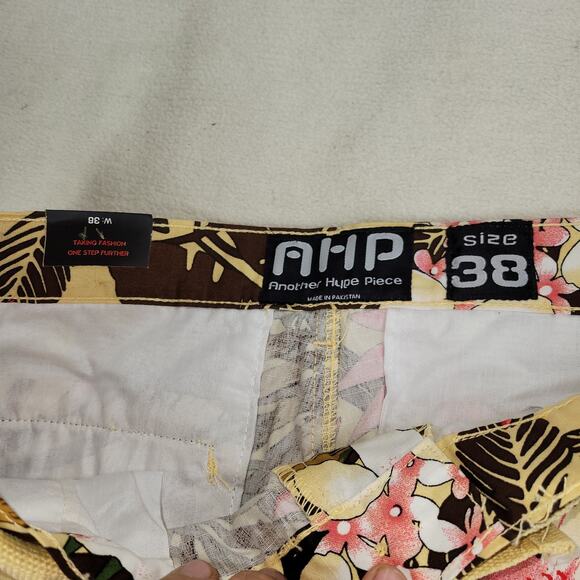 Another Hype Piece Shorts Sz 38 Mens AHP Hawaiian Colorful Floral Bermudas Y2k - Picture 12 of 16